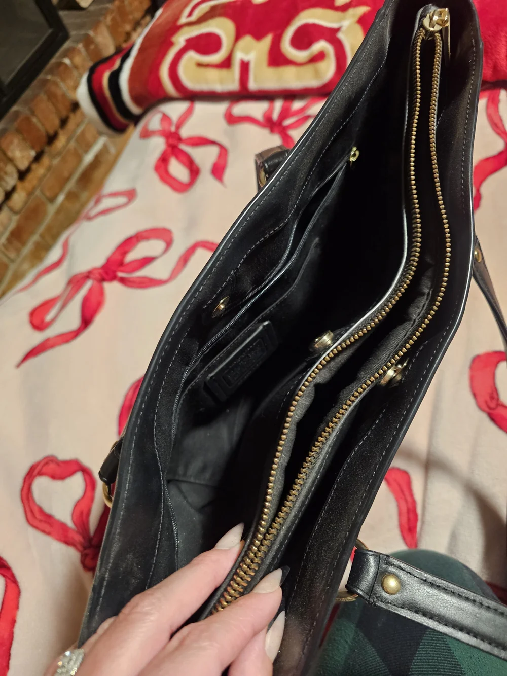 Coach Signature Canvas Tote Bag in Dark Brown Black